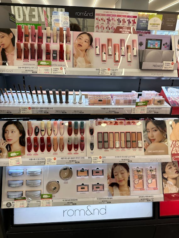 韓国のロムアンド